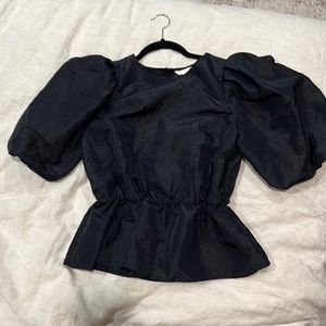 HM navy top with puffy sleeves
